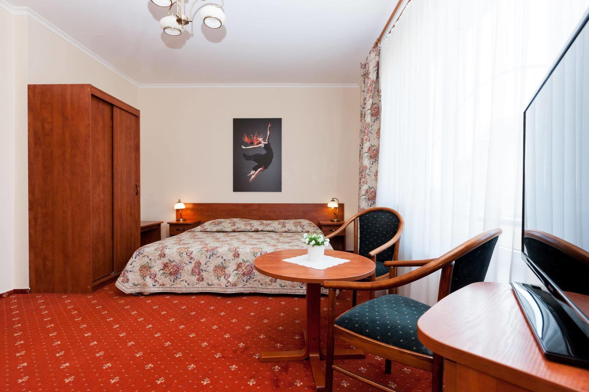 Hotel Marina Miedzyzdroje Bagian luar foto